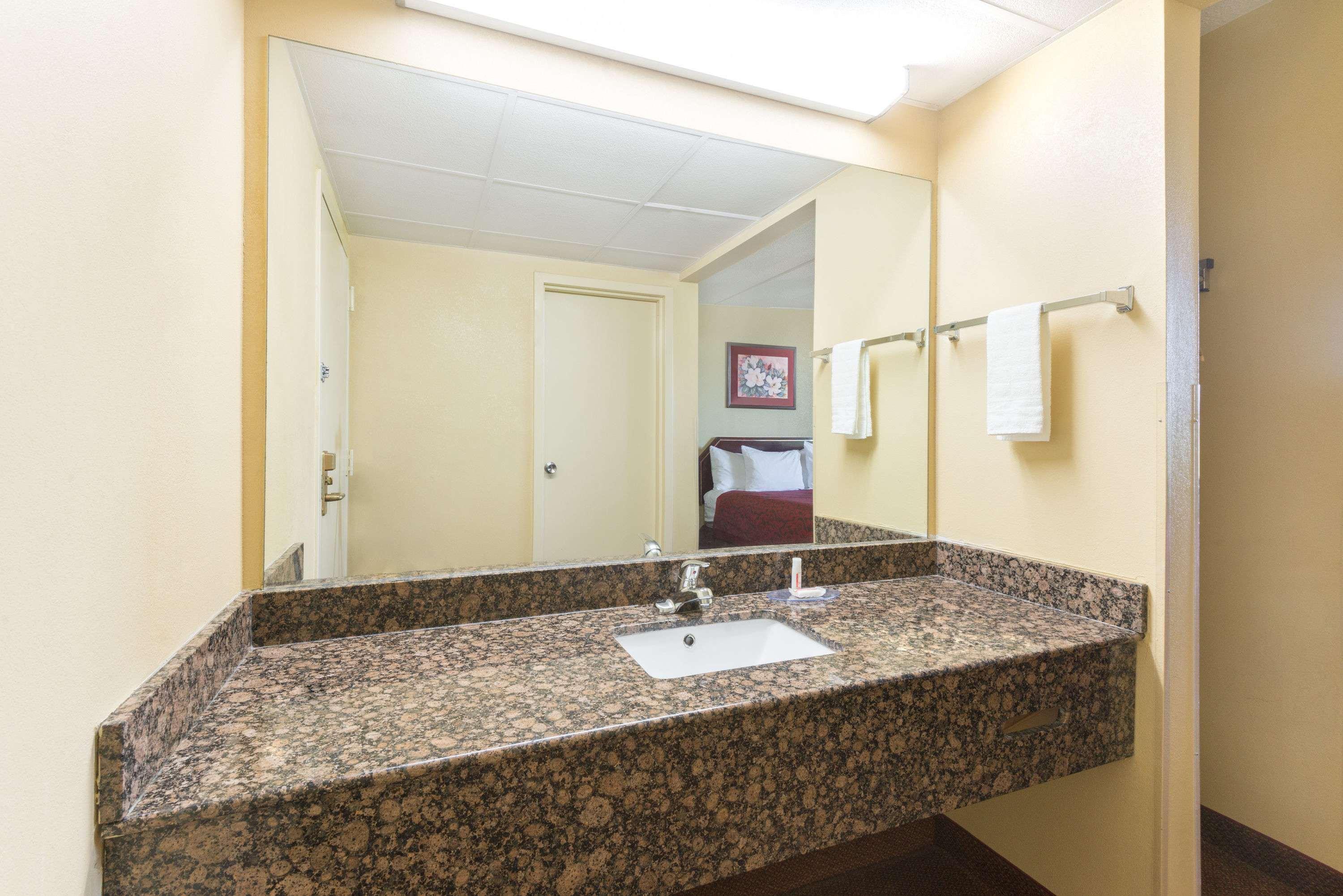 Days Inn By Wyndham Hagerstown I-70 Extérieur photo