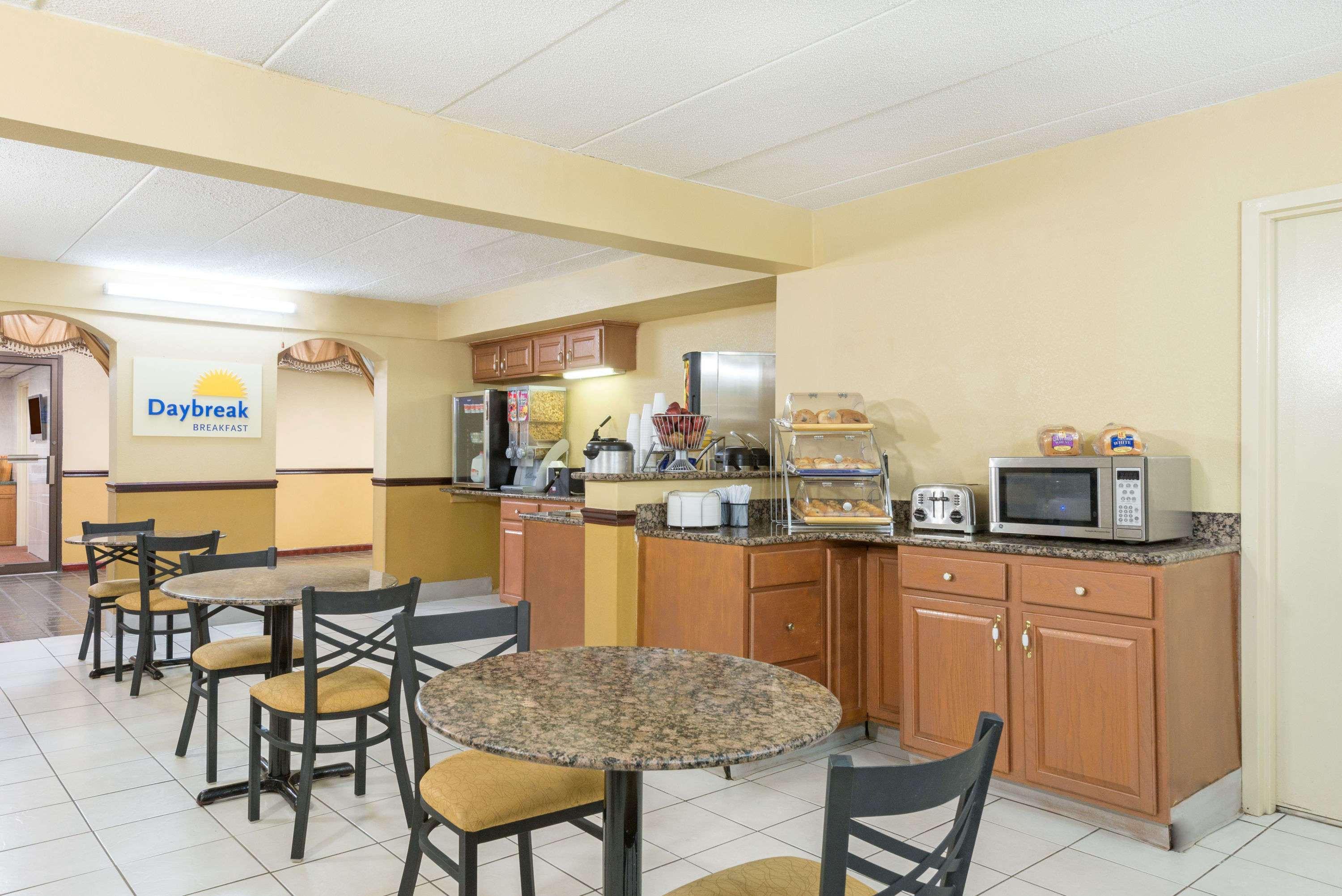 Days Inn By Wyndham Hagerstown I-70 Extérieur photo