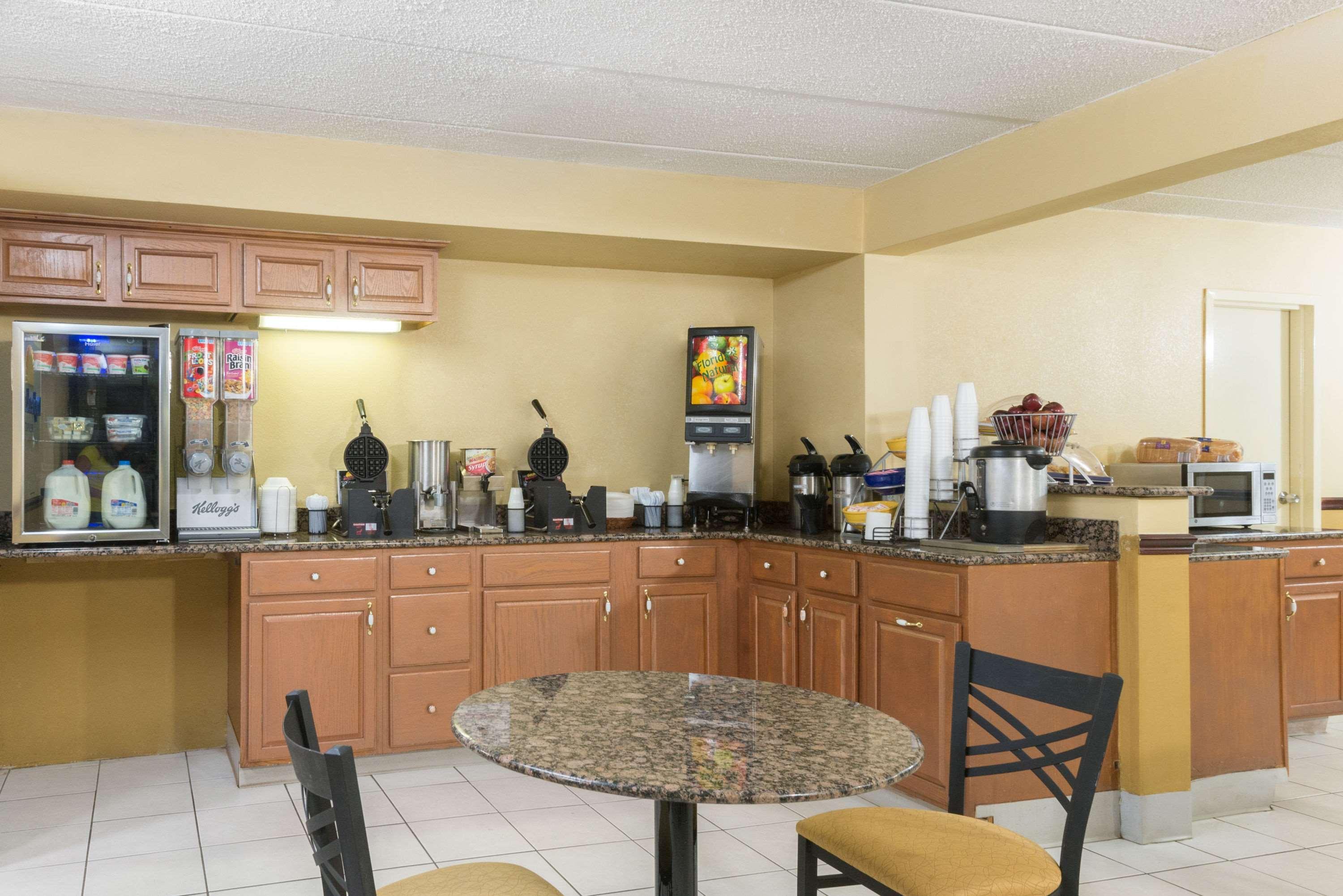 Days Inn By Wyndham Hagerstown I-70 Extérieur photo